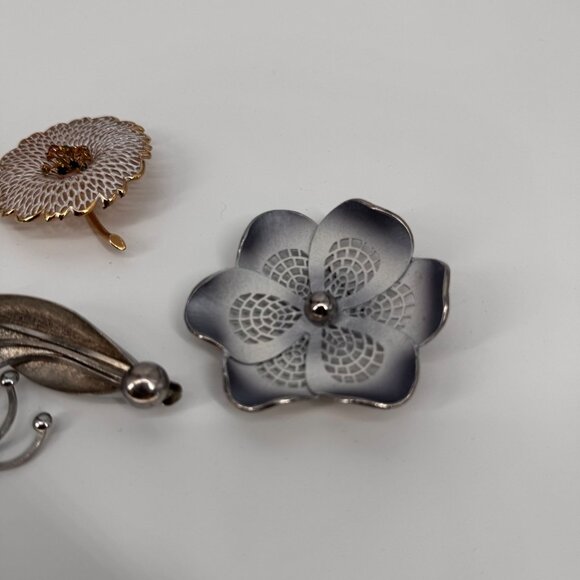 Vintage Brooch Pin Womens Floral Leaf Set of 3 Retro‎ - Picture 2 of 7